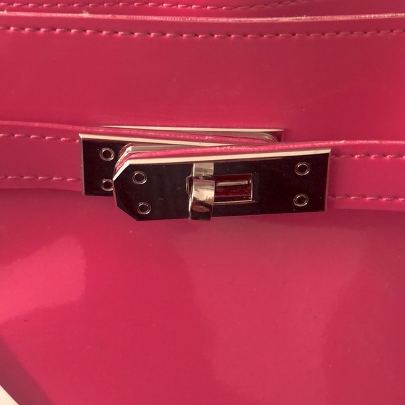 Joan Rivers Pink Large Shiny Purse - Picture 2 of 8